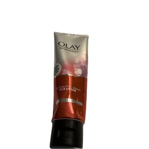 Olay Regenerist Advanced Anti-Ageing Revitalizing Skin Cream Scrub Cleanser